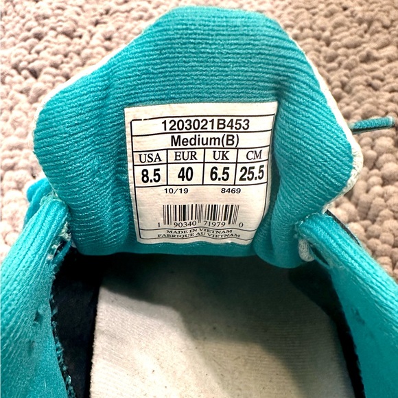 Brooks women’s Revel 3 Special edition Hawaiian style size 8.5 - Picture 7 of 8